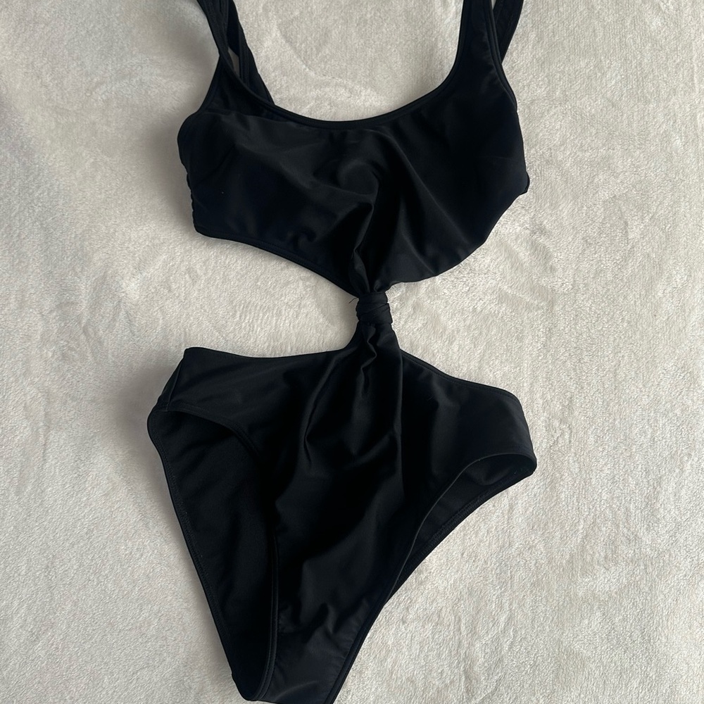 Abercrombie & Fitch Black Cutout One Piece Swimsuit